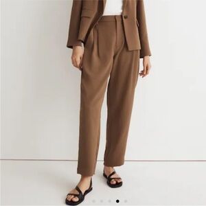 Madewell Pleated Tapered-Leg Pants / 14 / LIGHT ROAST
